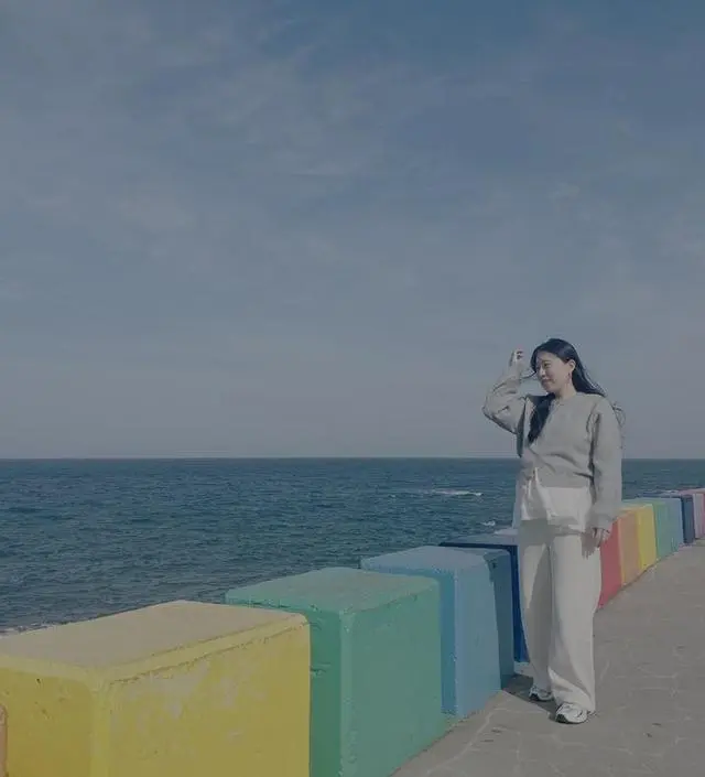 바지 편하고 따숩어요! 무엇보다 통이 작지않아서 아무 옷에도 잘 어울리더라구요 :-) 