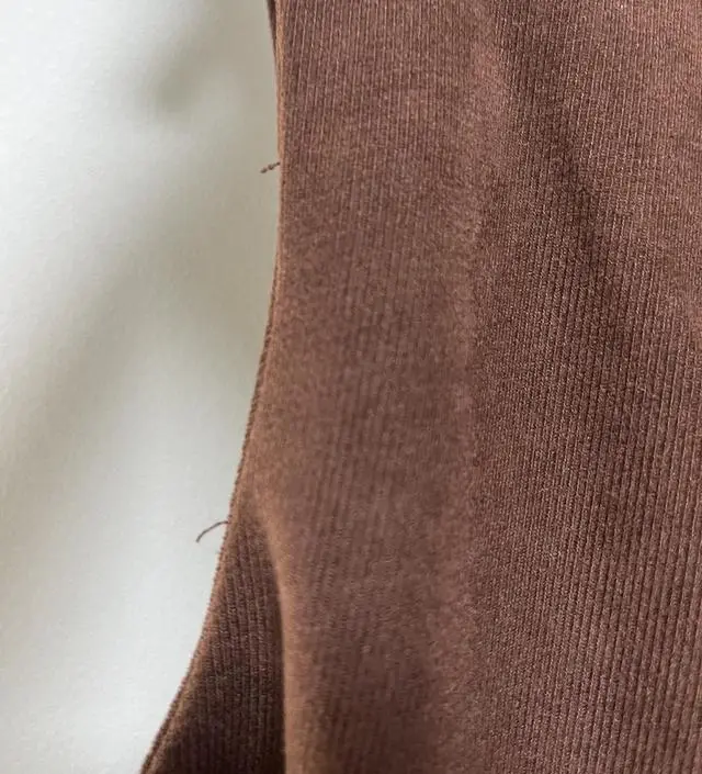 마감이 많이 아쉬웠는데 교환시에도 또 이럴수있다고 해서 그냥 입었어요
