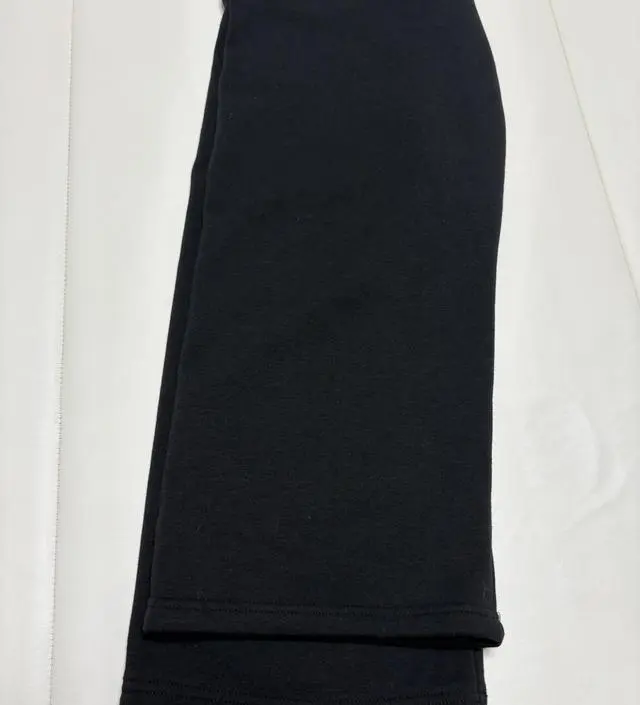 이게 뭐죠 ㅠ 바지 기장이 불량품인건가요? 
