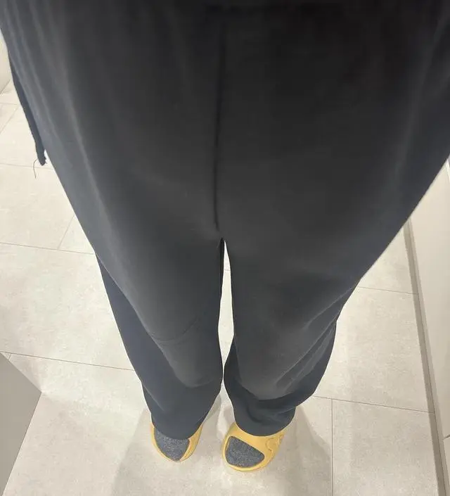 편하고 따뜻하네요 자주 입을거같아요 길이는 저한테 좀 길어요