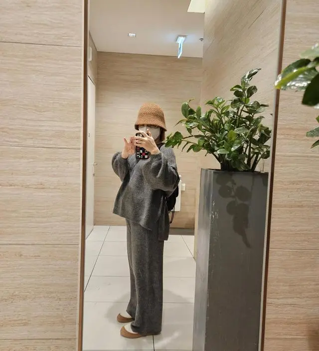 정전기가 많이나긴하지만 지금 추운 계절에입기 딱이에요,
