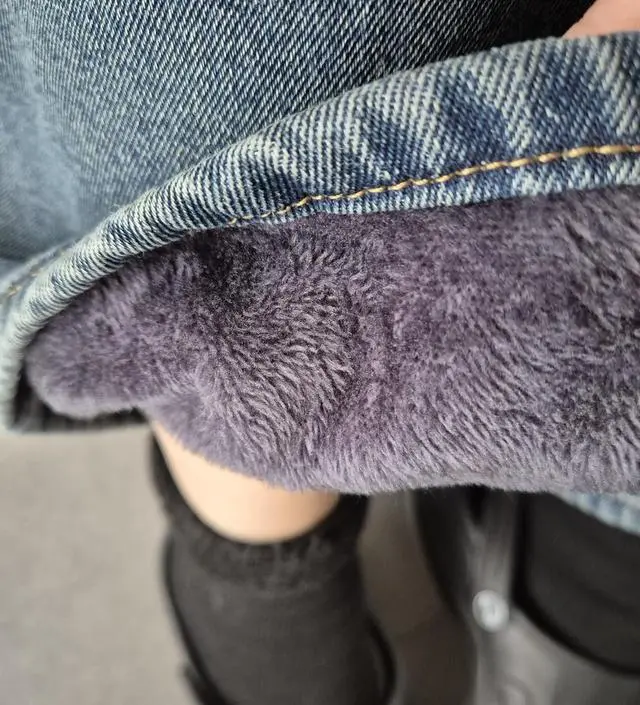 색상 너무 예쁘고 따수워요. 안에 융기모따숩고 편하구요! 소임에서 산 제품들은 길이가