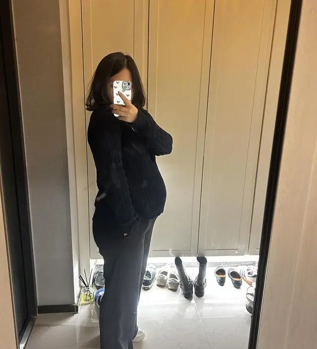 제가 키가 작아서 바지는 조금 잘라야 했어요! 160 이상이면 기장은 딱 좋을듯여...따뜻