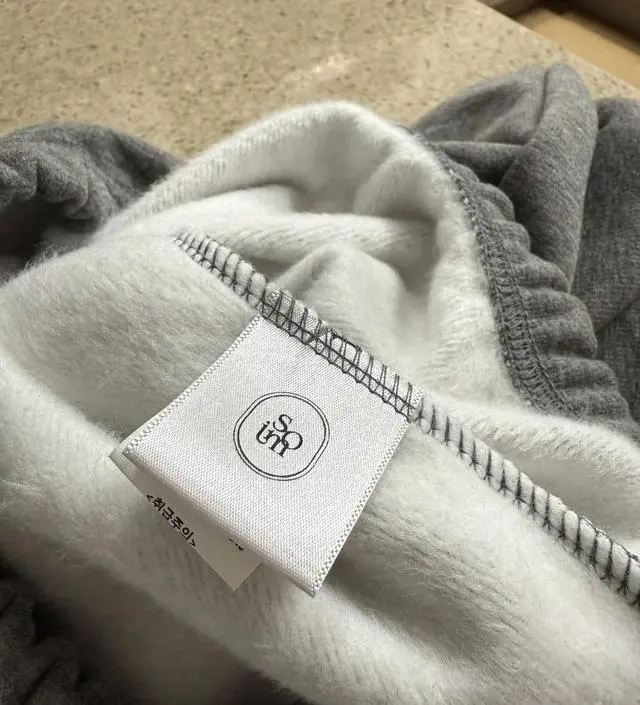 출산 한 달 전이라 다른 매장에서는 맞는 옷이 없더라구요 소임이라 믿고 샀는데 역시 