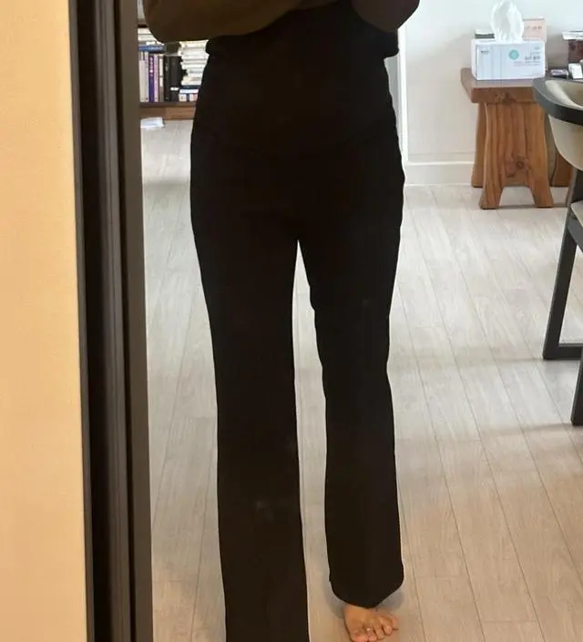 18주차라 배가 슬슬 나와서 원래 입던 바지들이 너무 불편하더라구요. 배만 편하면 좋겠