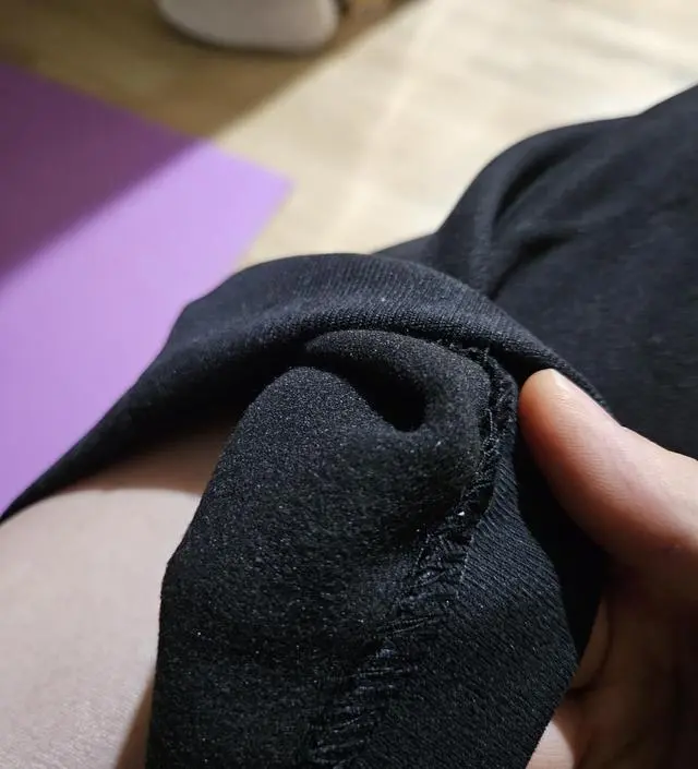 얇은 기모여서 답답하지않지만 스판은 없어요  39주 만삭 사이즈를 작은거 했더니 배는