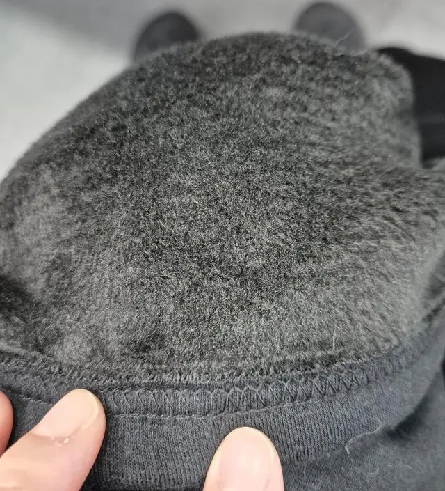 진짜 안입은듯 편해요!! 그리고 엄청 따뜻합니다.
