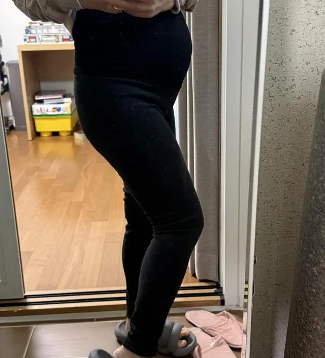 28주차라 만삭 한겨울에 대비해서 엑스라지로 구매했어요. 차콜은 딱 핏이 좋고 블랙은