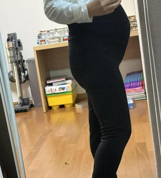 28주차라 만삭 한겨울에 대비해서 엑스라지로 구매했어요. 차콜은 딱 핏이 좋고 블랙은