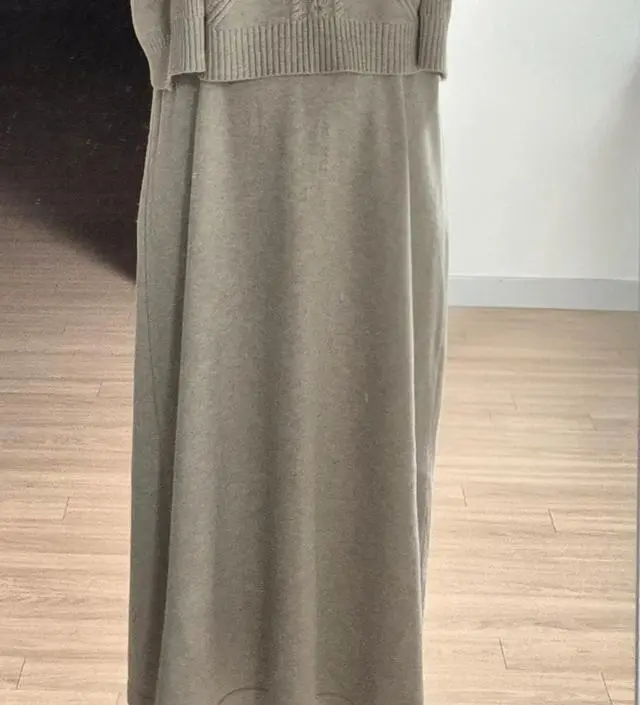 160인데 기장도 너무 좋고 배도 편안해서 너무 좋았어요 후기까지 잘 입을 것 같아요
